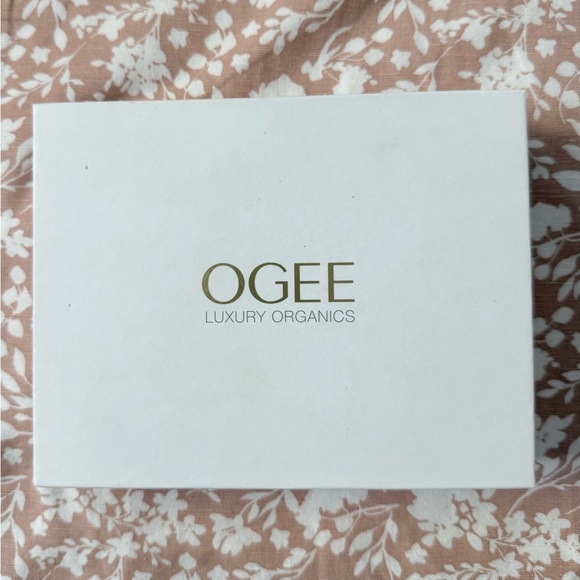 OGEE Crystal Contour Collection makeup trio - Picture 2 of 4